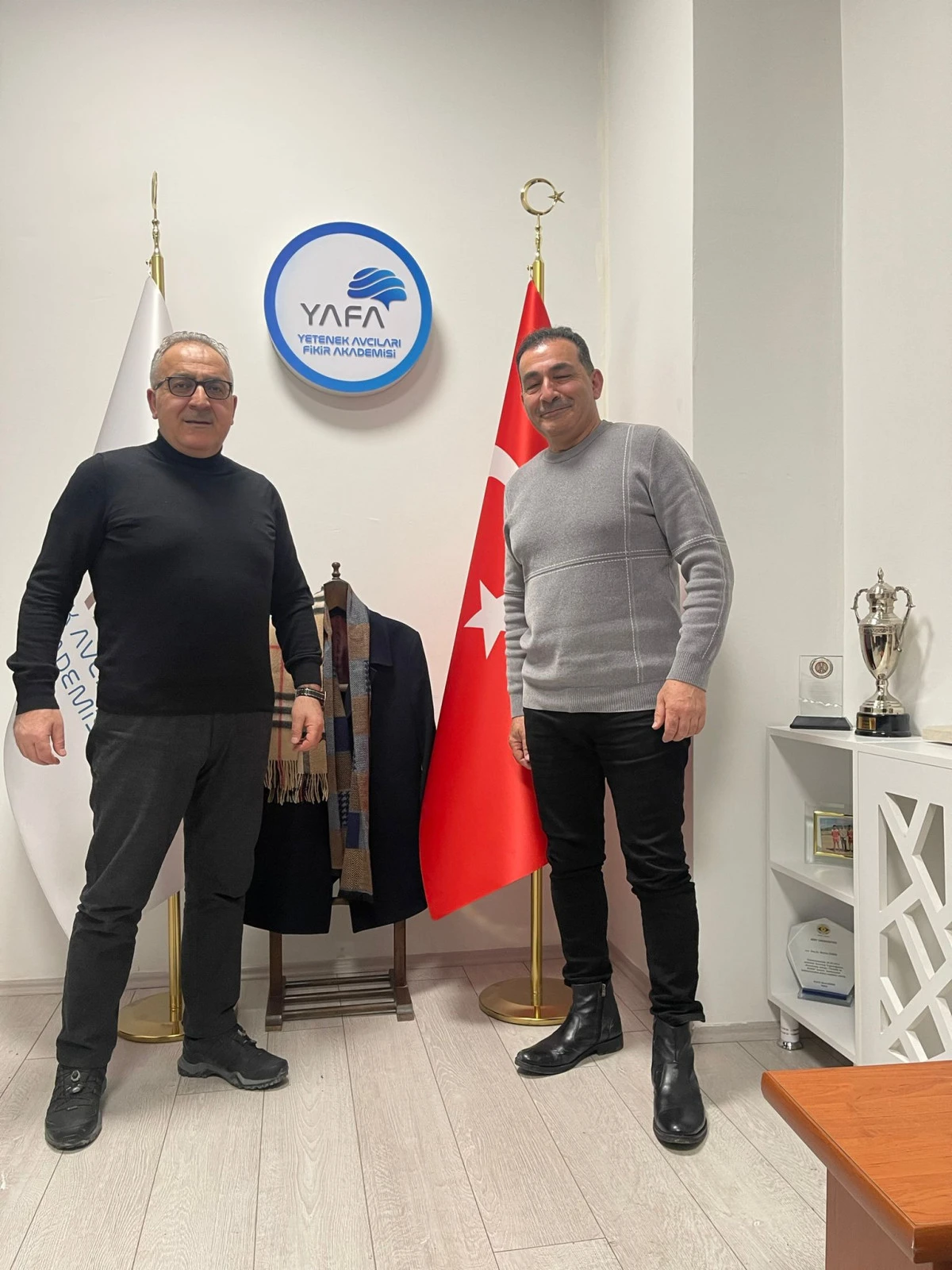 &Ouml;ZCAN ŞİMŞEK AVUSTRALYA&rsquo;DAN GELEN İŞ İNSANI KAYHAN BOZKURT&rsquo;U AĞIRLADI