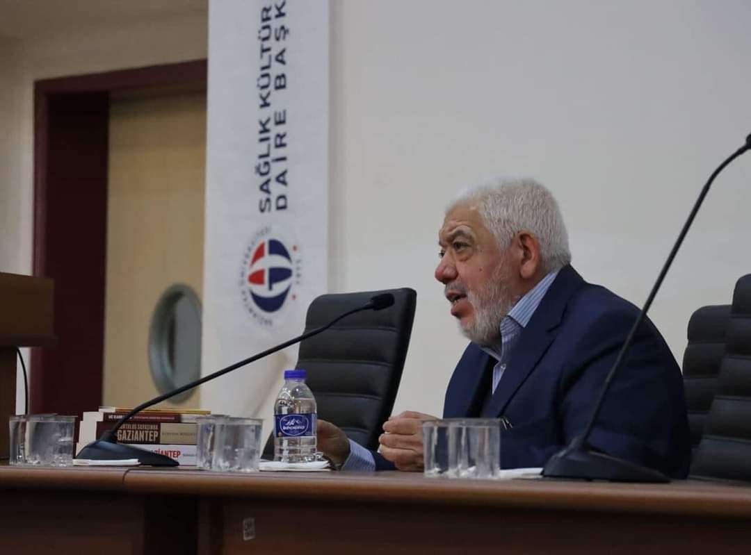 Araştırmacı-Yazar Burhan Bozgeyik, GA&Uuml;N &ouml;ğrencileriyle bir araya geldi.