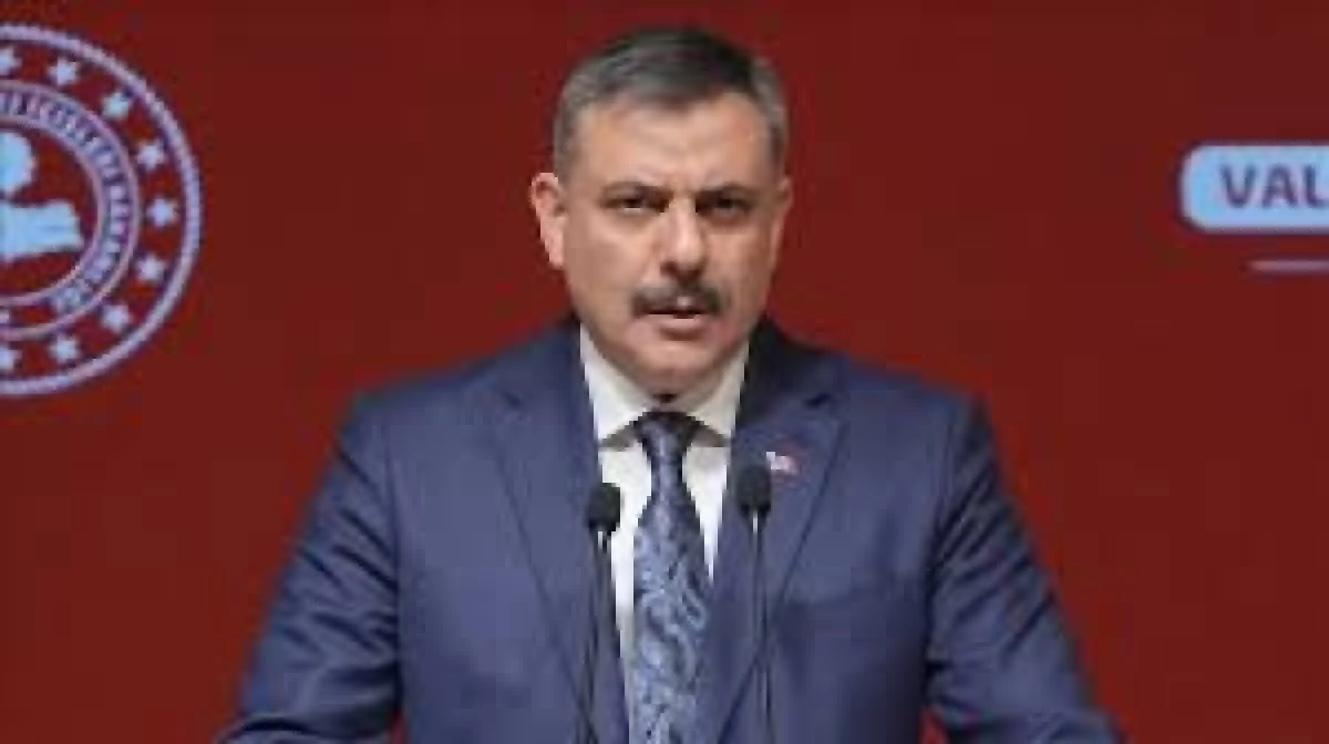 Bakan &Ccedil;ift&ccedil;i'den Emniyet Teşkilat Kanunu'na ilişkin paylaşım