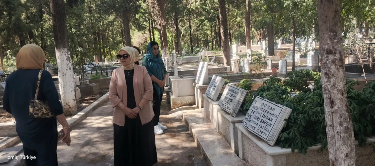 Buca'nın Efsane Başkanı Işılay Saygın, Vefat Yıld&ouml;n&uuml;m&uuml;nde Kabri Başında Anıldı