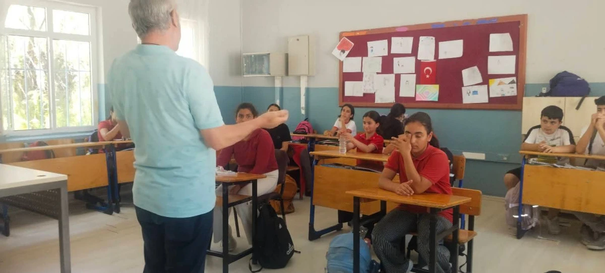 &Ccedil;eşme&rsquo;nin Gen&ccedil; Kalemleri TYB İzmir Şube Başkanı ile Buluştu