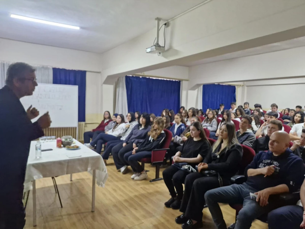 Dilimiz Kimliğimizdir": Prof. Dr. Şerifali Bozkaplan Gen&ccedil;lerle Buluştu