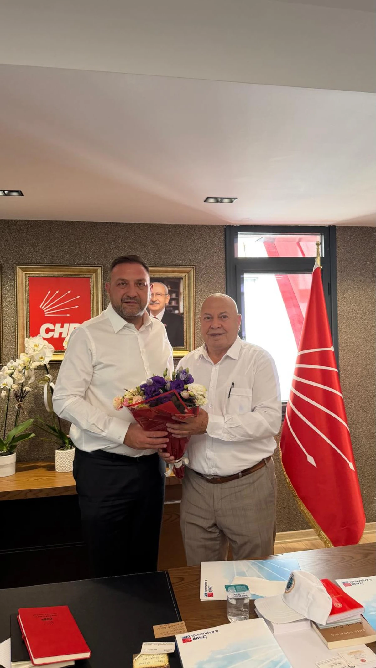 Ege Doğu ve G&uuml;neydoğu Dernekler Federasyonu ile CHP İzmir İl Başkanı G&uuml;mr&uuml;k&ccedil;&uuml; Arasında Dostluk K&ouml;pr&uuml;s&uuml;