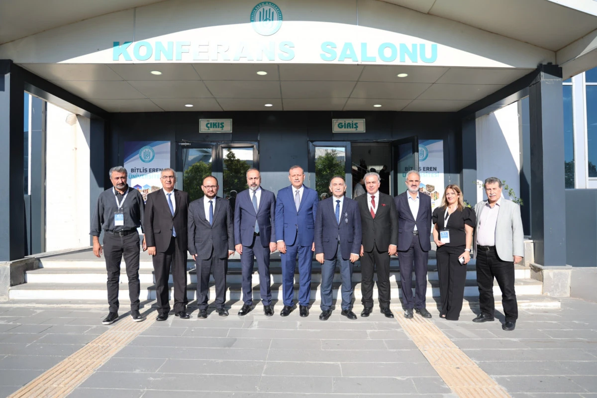 Eğitimde Geleceğe Y&ouml;n Veren Başlıklar: Değerler, Fırsat Eşitliği ve Şiddetsiz Okul İklimi