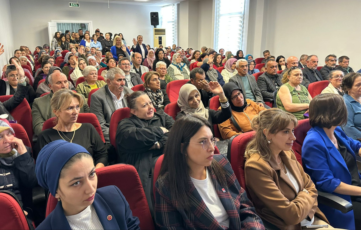 İzmir Karabağlar Belediyesi’nden Bağımlılıkla Mücadele Semineri