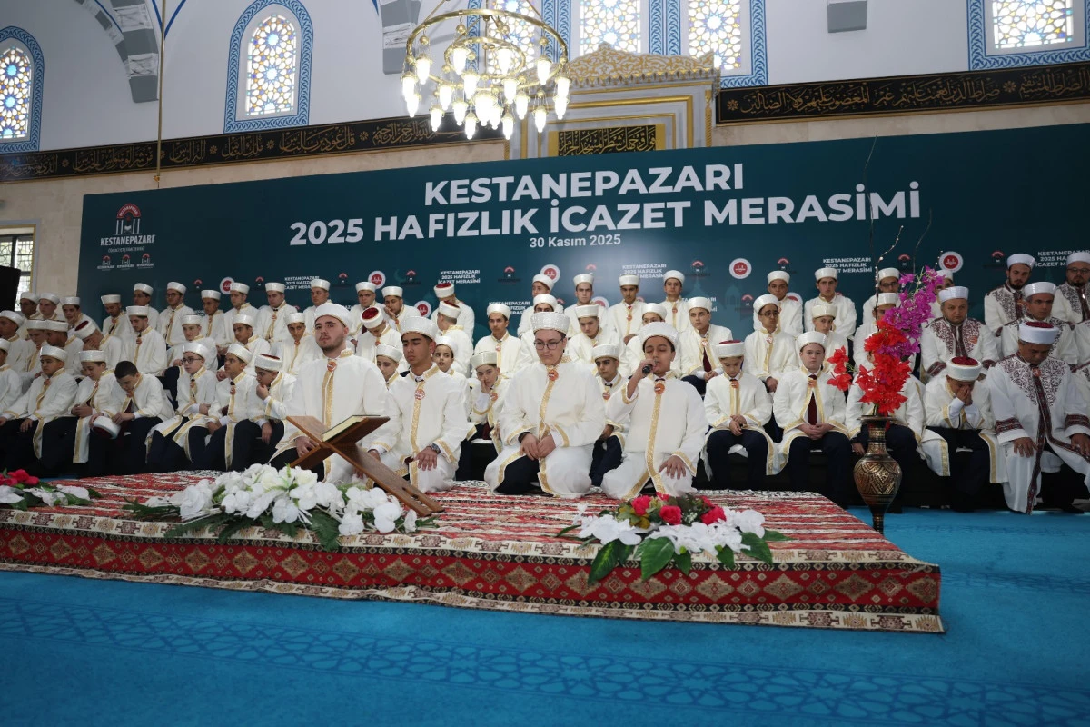 İzmir’de Kestanepazarı’ndan Muhteşem Hafızlık İcazet Merasimi