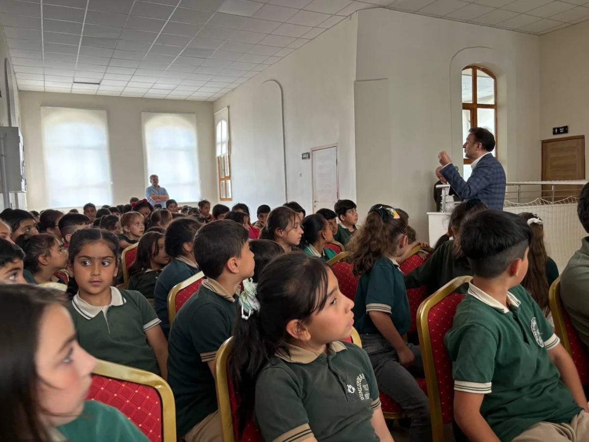 Niğde Dumlupınar İlkokulu&rsquo;nda T&Uuml;BİTAK Bilim S&ouml;yleşisi: "Plastiğin G&ouml;r&uuml;nmeyen Y&uuml;z&uuml;"