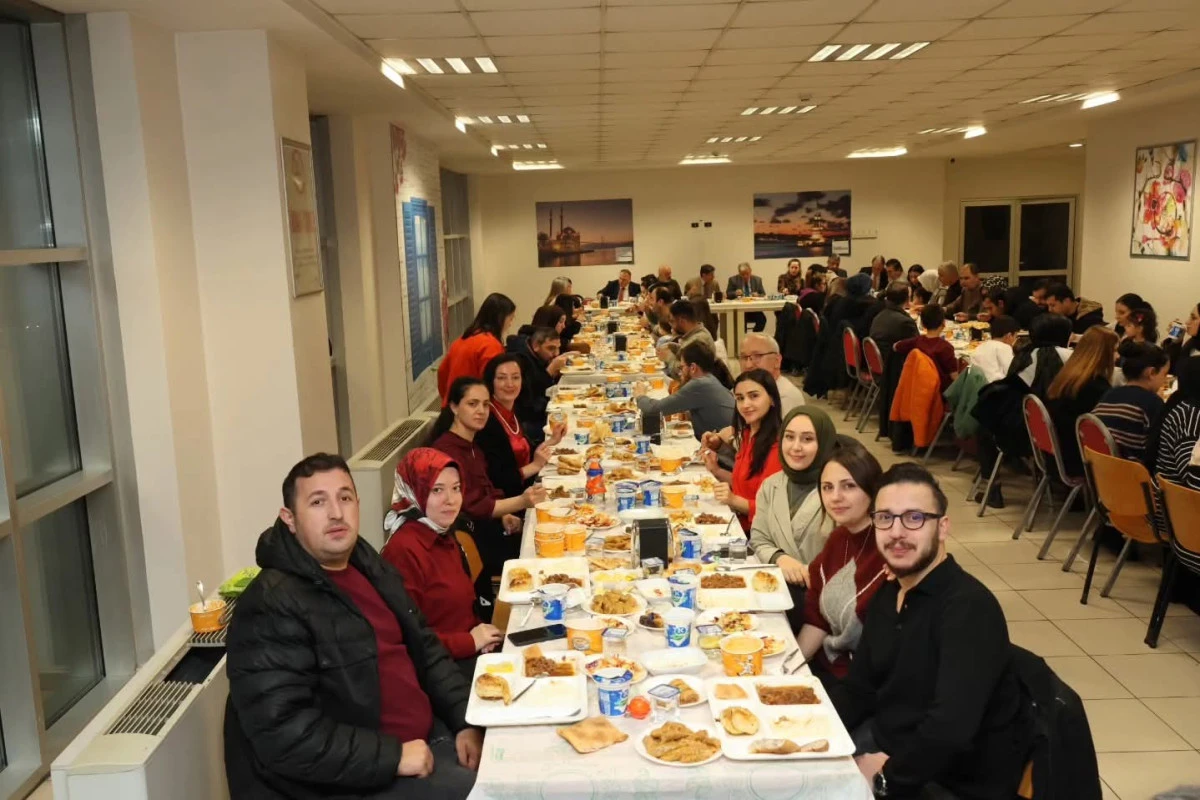 Sultanbeyli İl&ccedil;e Mill&icirc; Eğitim M&uuml;d&uuml;rl&uuml;ğ&uuml; Personel İftarında Buluştu